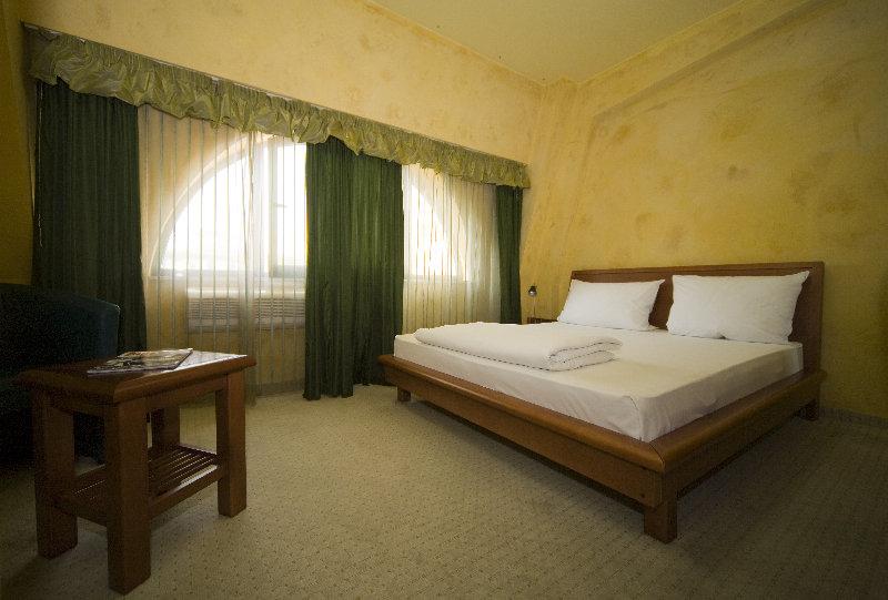 פודגוריצה Hotel Kerber מראה חיצוני תמונה